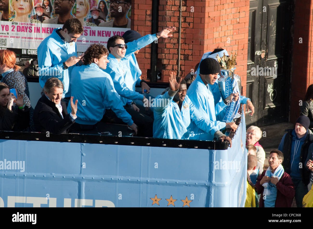 Manchester City FC Premier-League-Trophäe Parade 2012... 100.000 Blues-Fans erweisen sich als um Sieg für ihren Verein zu feiern. Stockfoto