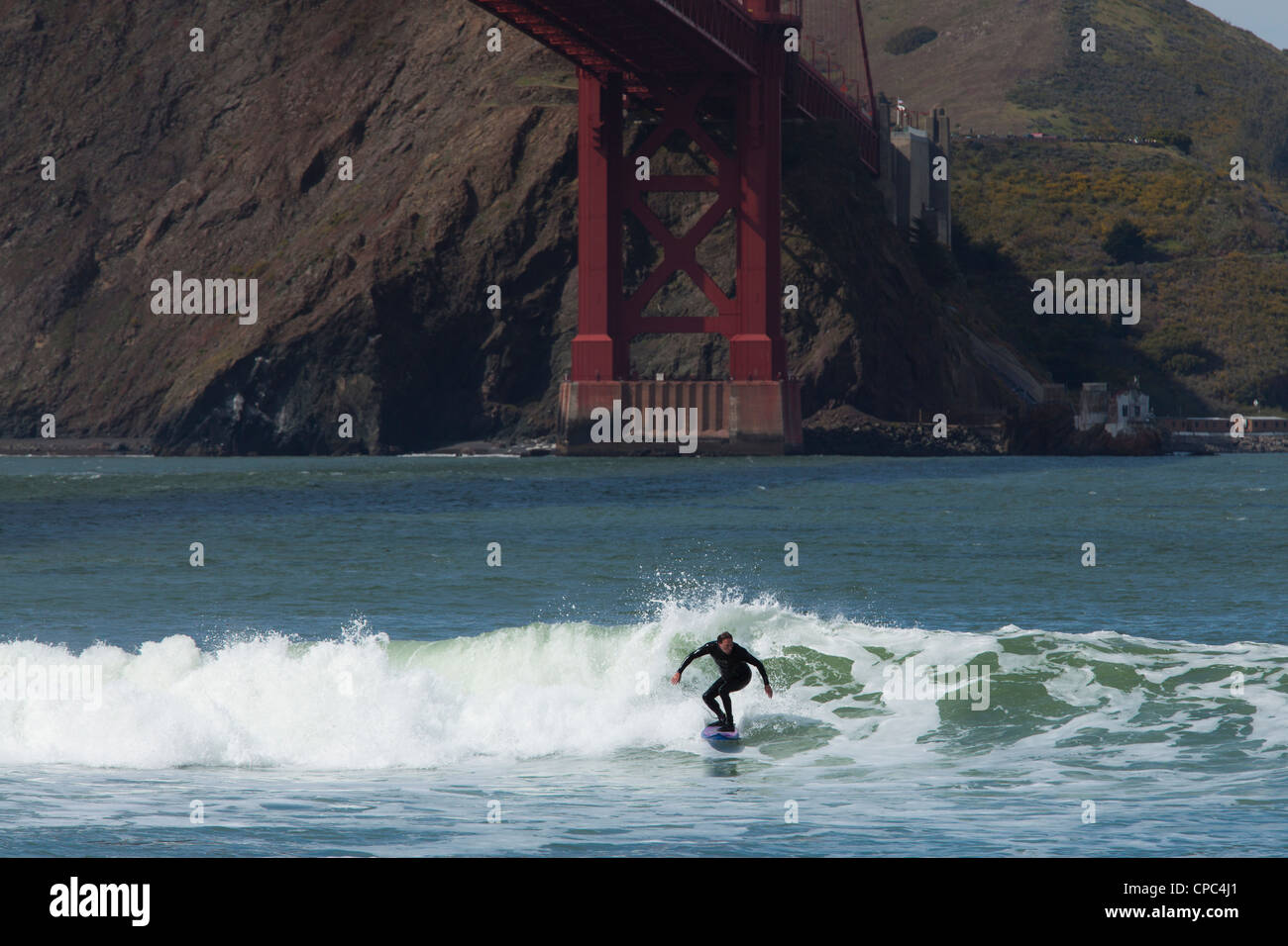 Surfer am Fort Point, San Francisco Stockfoto