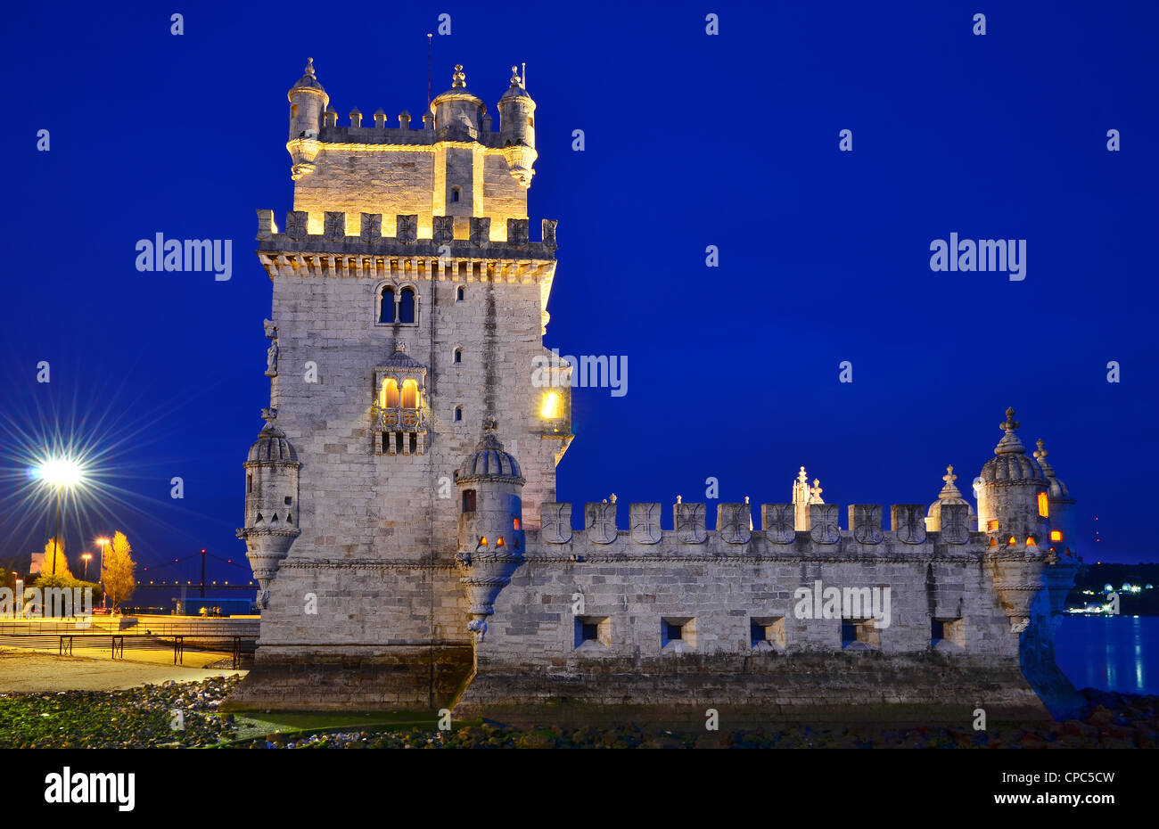 Turm von Belem (Torre de Belem) ist ein Wehrturm befindet sich an der Mündung des Tejo in Lissabon, Portugal Stockfoto