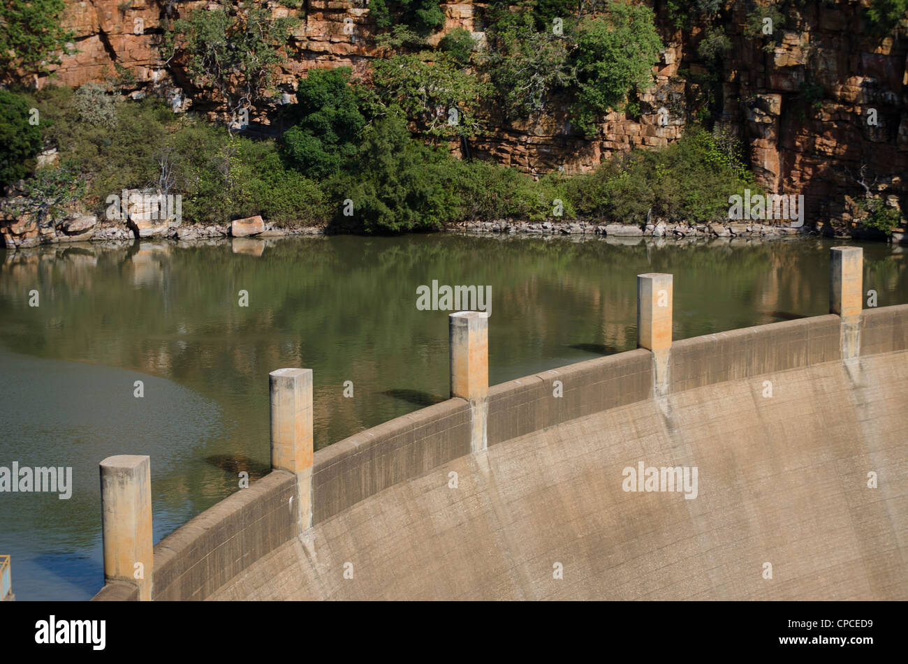 Staumauer Szene CMD Naturfotos Stockfoto
