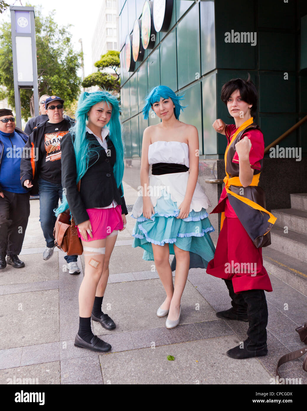 Kaukasische Mädchen gekleidet als Anime-Figuren - San Francisco, Kalifornien, USA Stockfoto