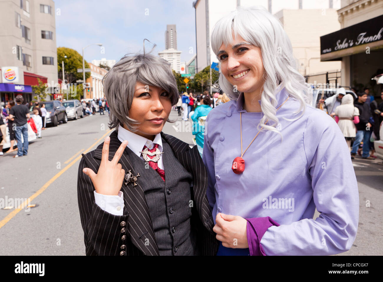 Junge Frauen gekleidet, wie Anime Zeichen bei japanischen Festival - San Francisco, Kalifornien, USA Stockfoto