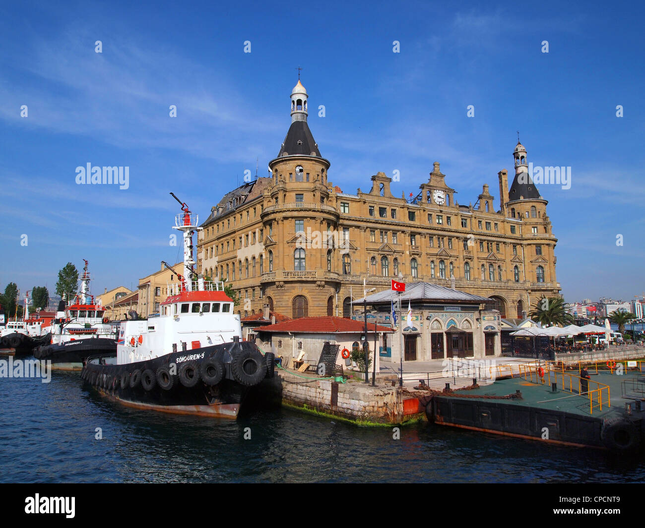 Haydarpasa Fährhafen und dem Bahnhof, Istanbul, Türkei Stockfoto