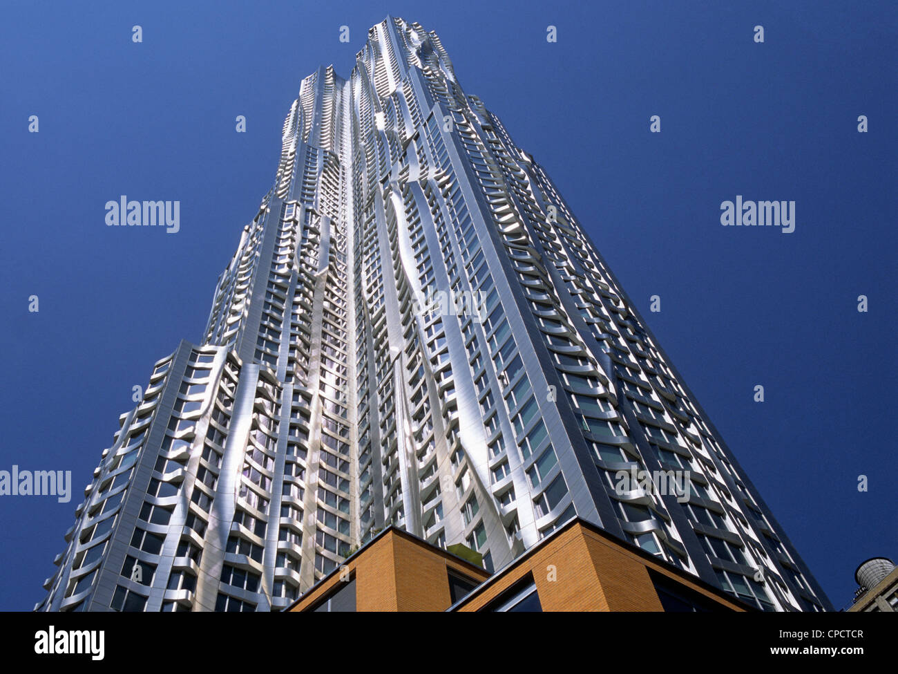 Beekman Tower Frank Gehry Architekt für 8 Spruce Street Building: New York Lower Manhattan Chelsea, gewellter Hochhaus aus Edelstahl. Stockfoto