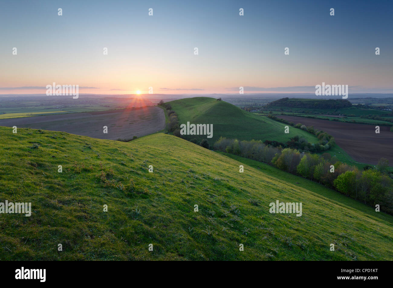 Blick von Corton Hill in Richtung Parrock Hill und Cadbury Castle, Sonnenuntergang. Somerset. England. VEREINIGTES KÖNIGREICH. Stockfoto