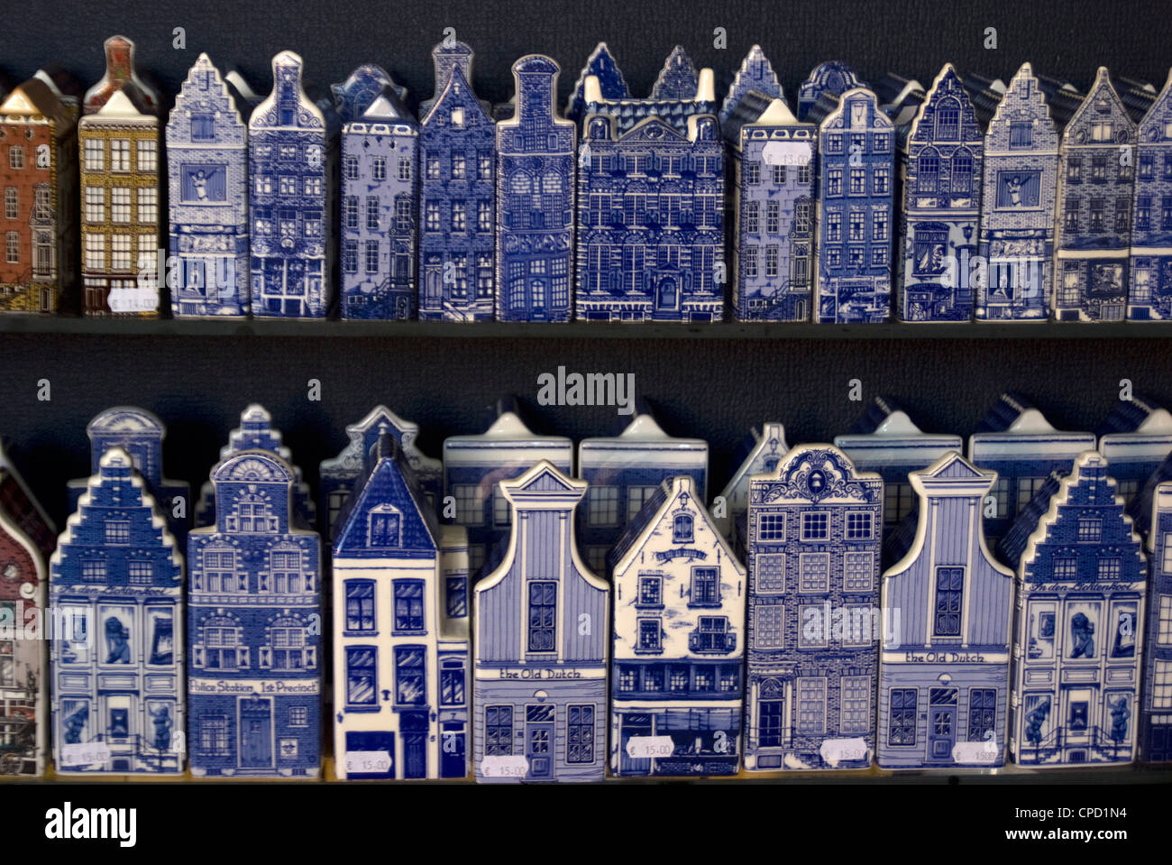 Delfter Keramik Figuren von traditionellen Häusern, Delft, Niederlande, Europa Stockfoto