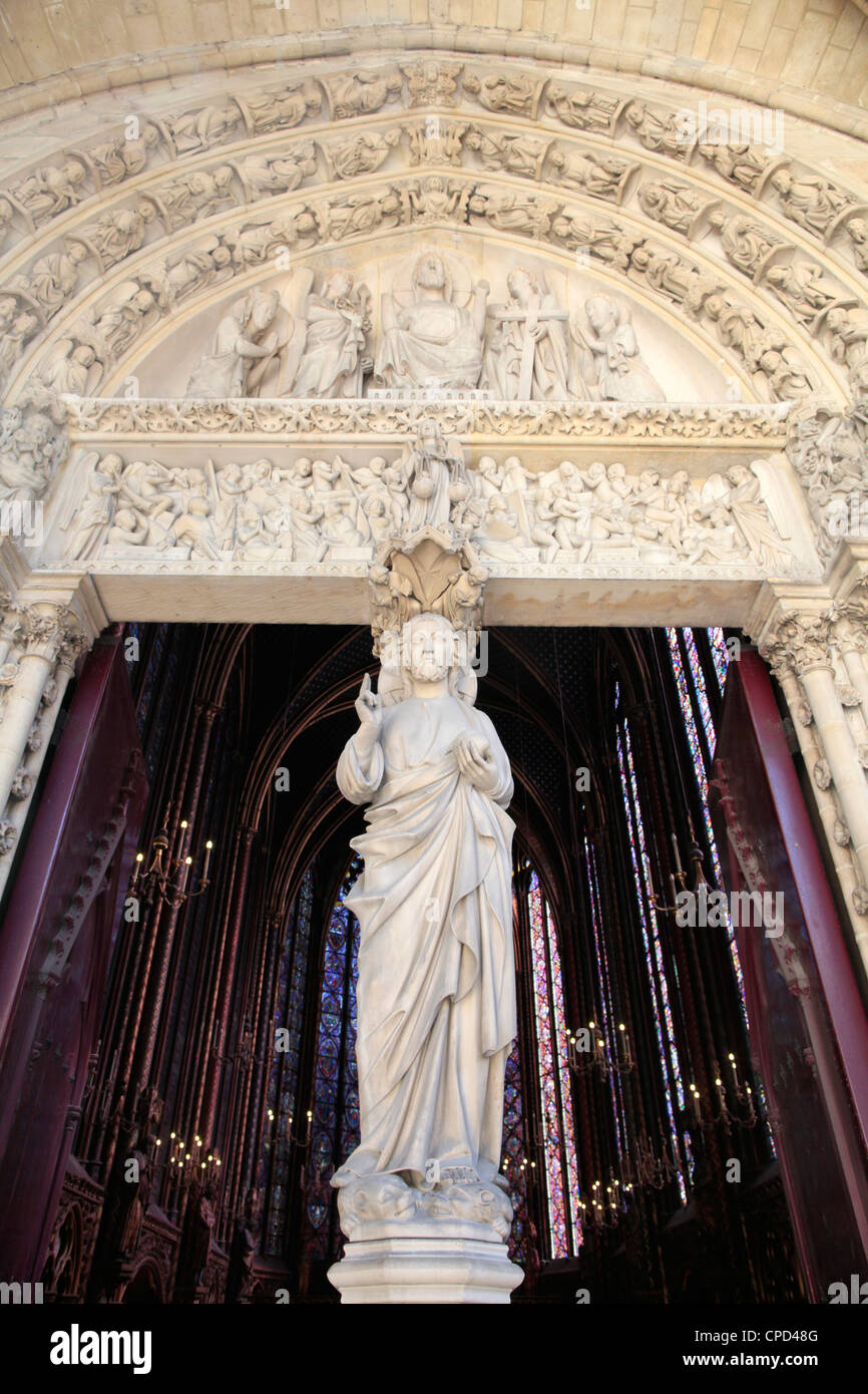 Jesus, Eingangsportal der oberen Kapelle Sainte-Chapelle, Paris, Frankreich Stockfoto