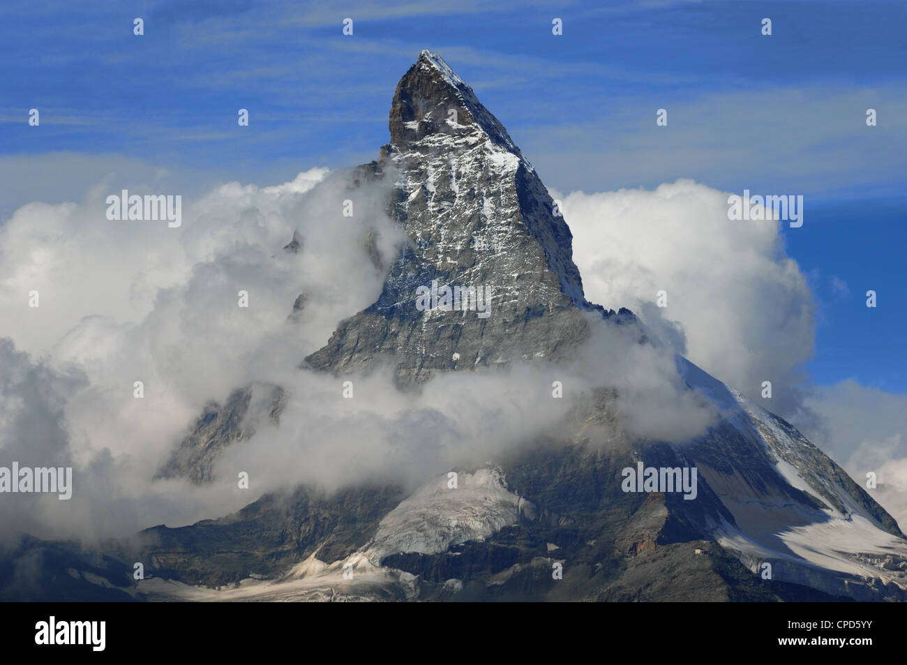 Das Matterhorn (Deutsch), Monte Cervino (Italienisch) oder Mont Cervin (Französisch) ist ein Berg in den Walliser Alpen. Stockfoto
