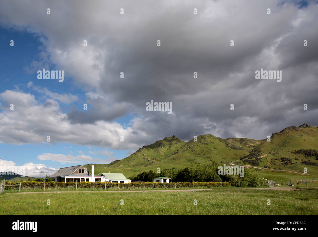 Bauernhaus zwischen Queenstown und Te Anau, Southland, Südinsel, Neuseeland Stockfoto