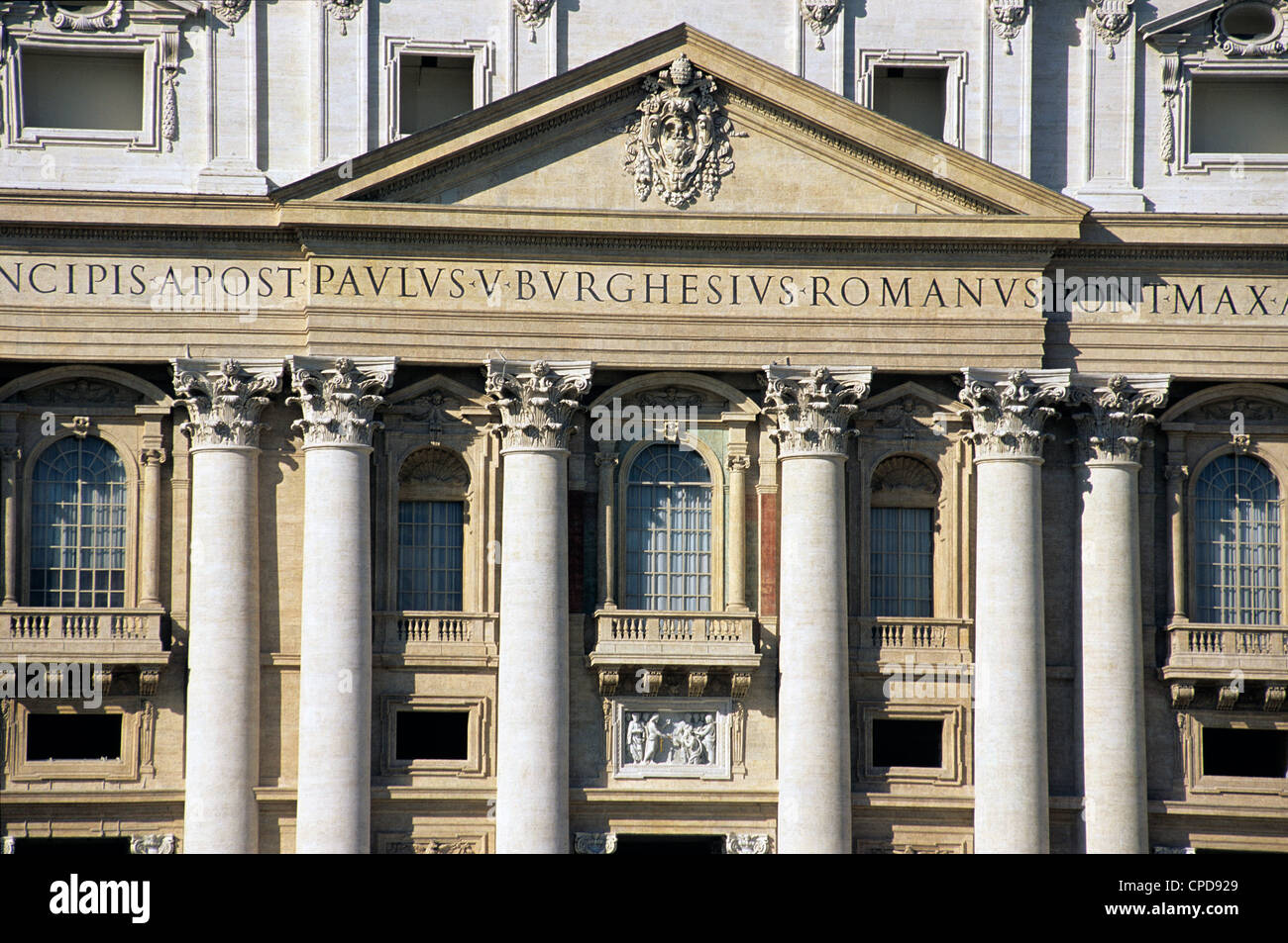Den Petersdom. Detail der Fassade. Vatikanstadt, Rom, Italien Stockfoto