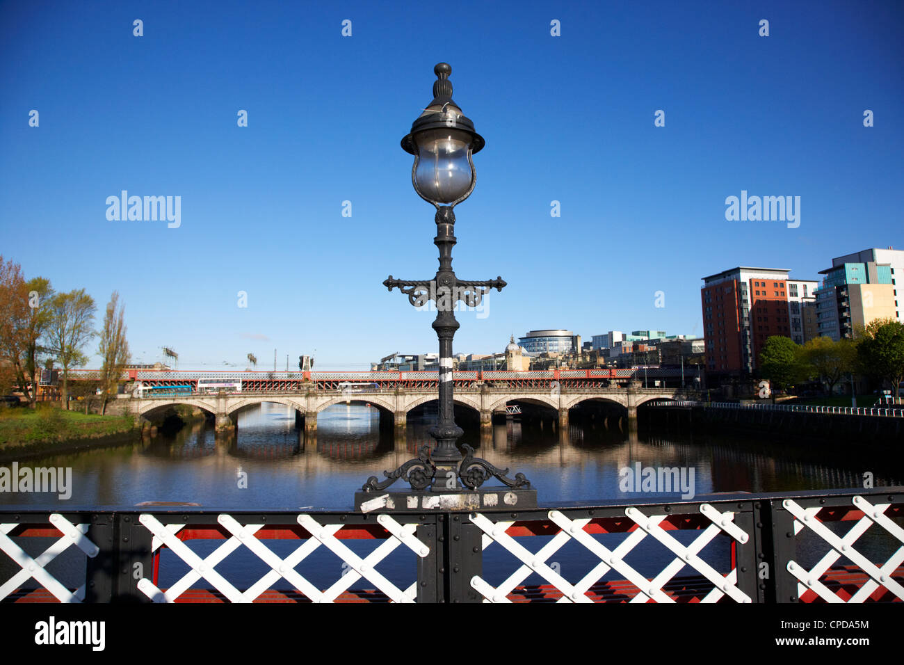 alte Lampe-Detail auf South Portland Street Hängebrücke über den Fluss Clyde-Glasgow-Schottland-Großbritannien Stockfoto