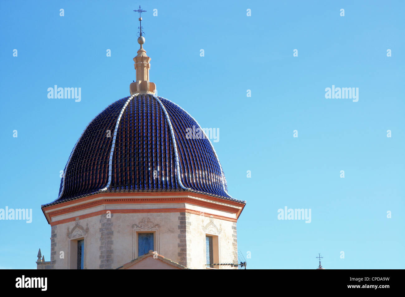 Typische gefliest Kirchendach, Vall de Uxo, Valencia, Spanien Stockfoto