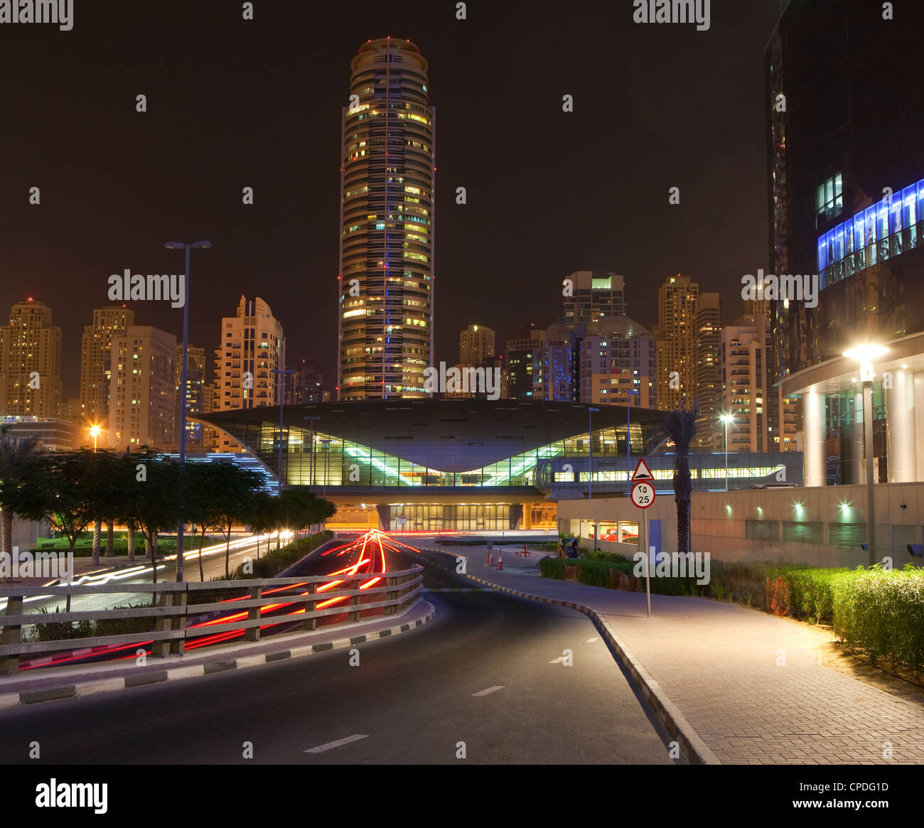 Dubai-Stadt in der Nacht. VEREINIGTEN ARABISCHEN EMIRATEN. Dubai Marina Stockfoto