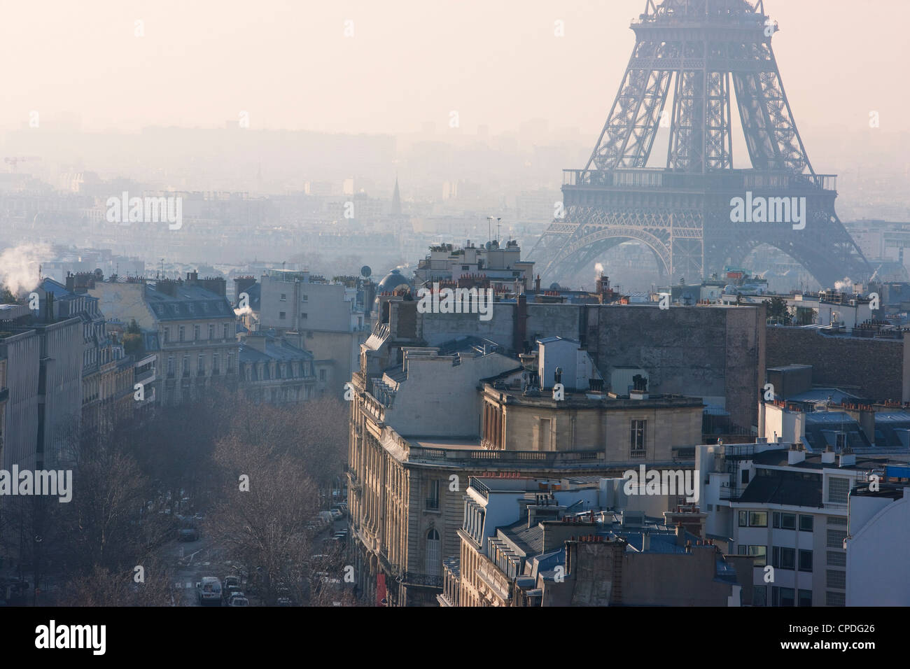 Der Eiffelturm vom Arc de Triomphe, Paris, Frankreich, Europa Stockfoto