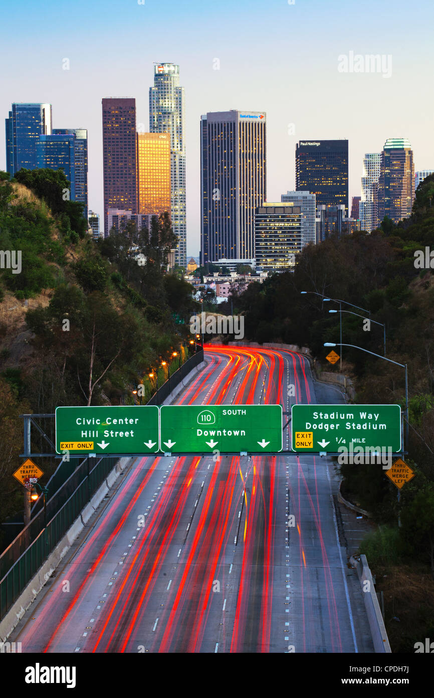 Pasadena Freeway (CA Autobahn 110) führt zu Downtown Los Angeles, California, Vereinigte Staaten von Amerika, Nordamerika Stockfoto