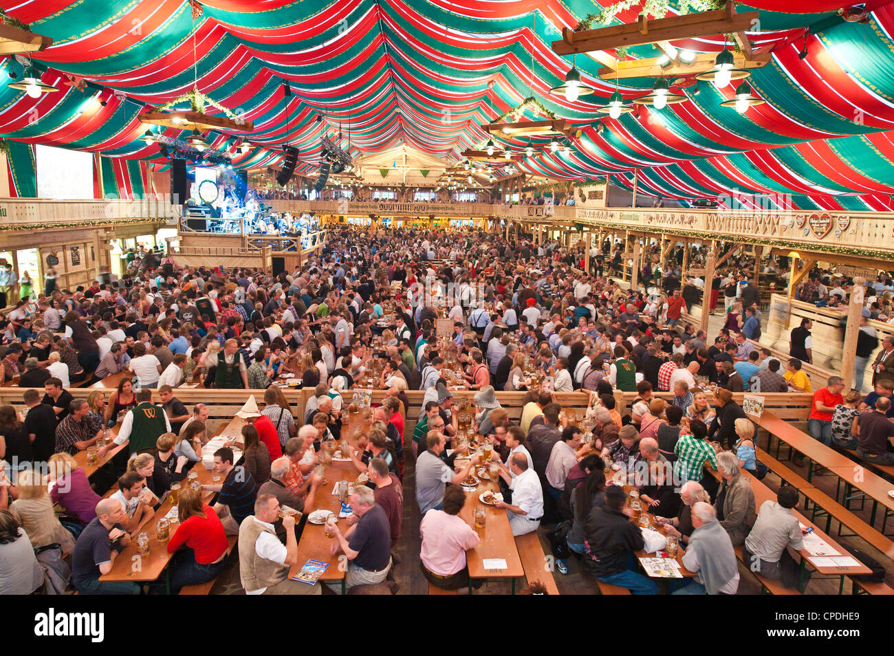 Bierhalle am Cannstatter Volksfest, Cannstatter Wasen, Stuttgart, Baden-Wurttemberg, Deutschland, Europa Stockfoto