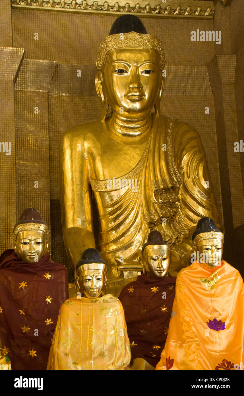 Statuen von Buddha, Shwedagon-Pagode, Yangon (Rangoon), Myanmar (Burma), Asien Stockfoto