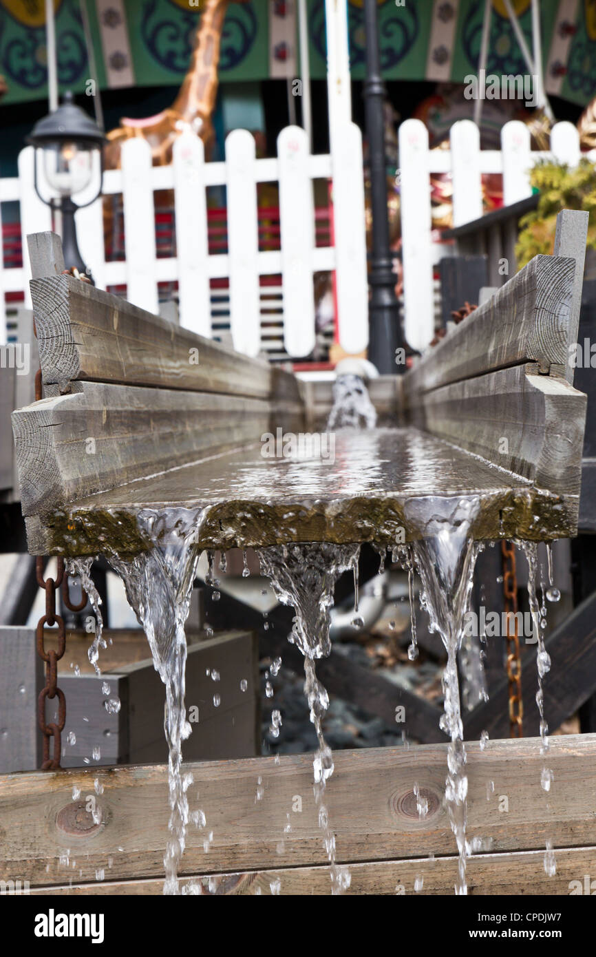 fallendes Wasser Stockfoto