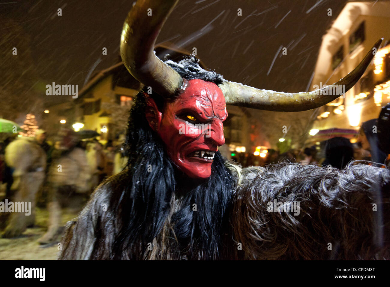 Krampus ist ein Fabelwesen, anerkannt in den Alpenländern, Taufers, Südtirol, Bozen, Italien, Europa Stockfoto