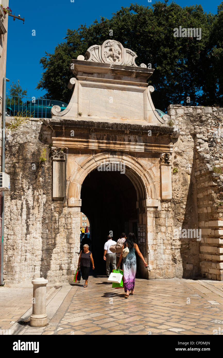 City Gate, Zadar, Zadar County, Dalmatien, Kroatien, Europa Stockfoto