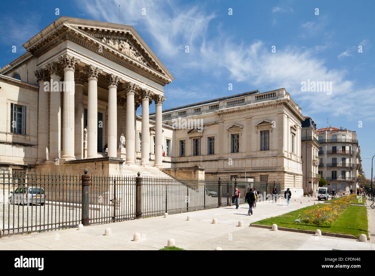 Der neoklassizistische Palais de Justice, Rue Foch, Montpellier, Languedoc-Roussillon, Frankreich, Europa Stockfoto