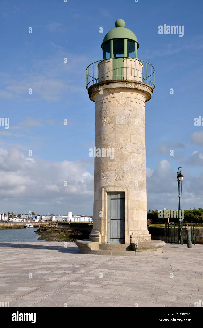 Leuchtturm in den Hafen von Saint Gilles Croix de Vie in Frankreich, Stockfoto