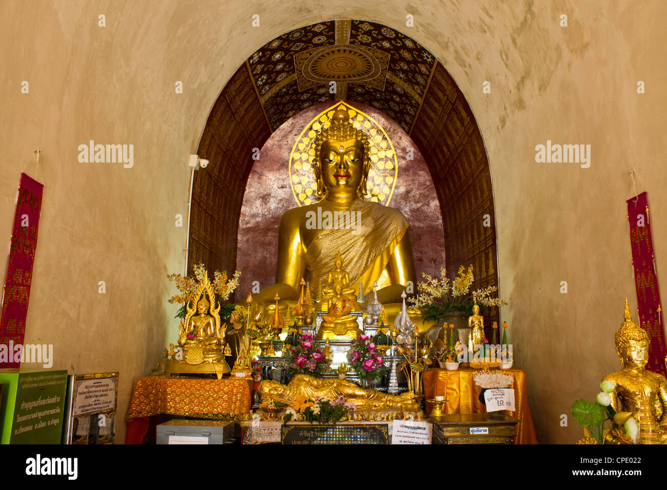 Buddha-Statue im Chedi, Wat Chet Yot Stockfoto