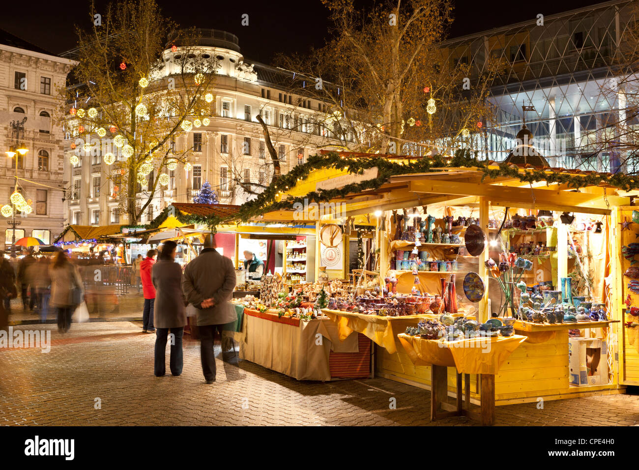 Weihnachtsmarkt am Vörösmarty-Platz (Vörösmarty Ter), Budapest, Ungarn, Europa Stockfoto