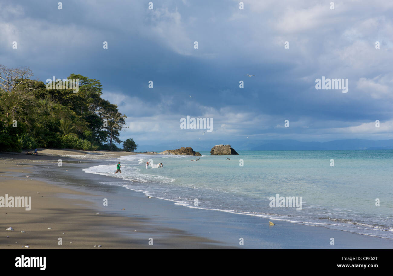 NET-Angeln an der Küste der Halbinsel Osa, Panama, Mittelamerika Stockfoto