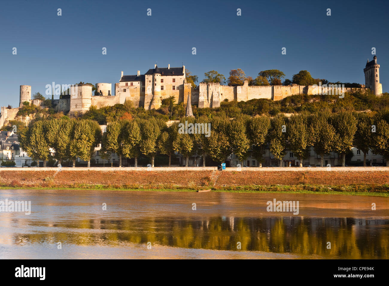Das Schloss von Chinon, UNESCO-Weltkulturerbe, Indre-et-Loire, Loire-Tal, Frankreich, Europa Stockfoto