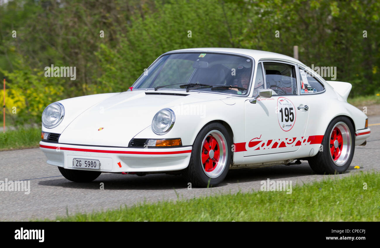 MUTSCHELLEN, Schweiz-29. APRIL: Vintage Touring Rennwagen Porsche Carrera RS 2.7 von 1973 beim Grand Prix in Mutschellen, SUI Stockfoto