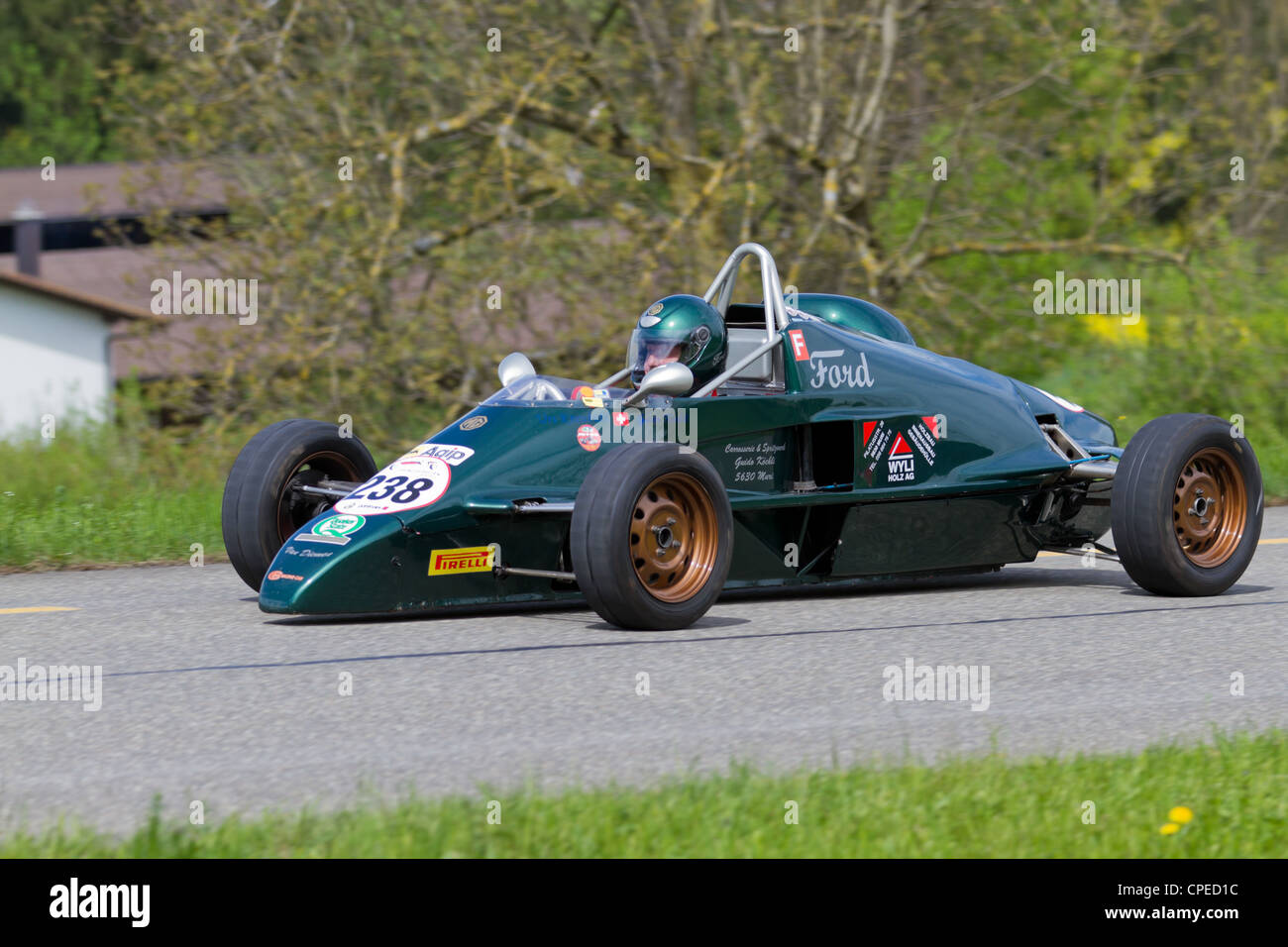 MUTSCHELLEN, Schweiz-29. APRIL: Oldtimer-Rennwagen Van Diemen Formel Ford  ab 1984 beim Grand Prix in Mutschellen, SUI auf April Stockfotografie -  Alamy