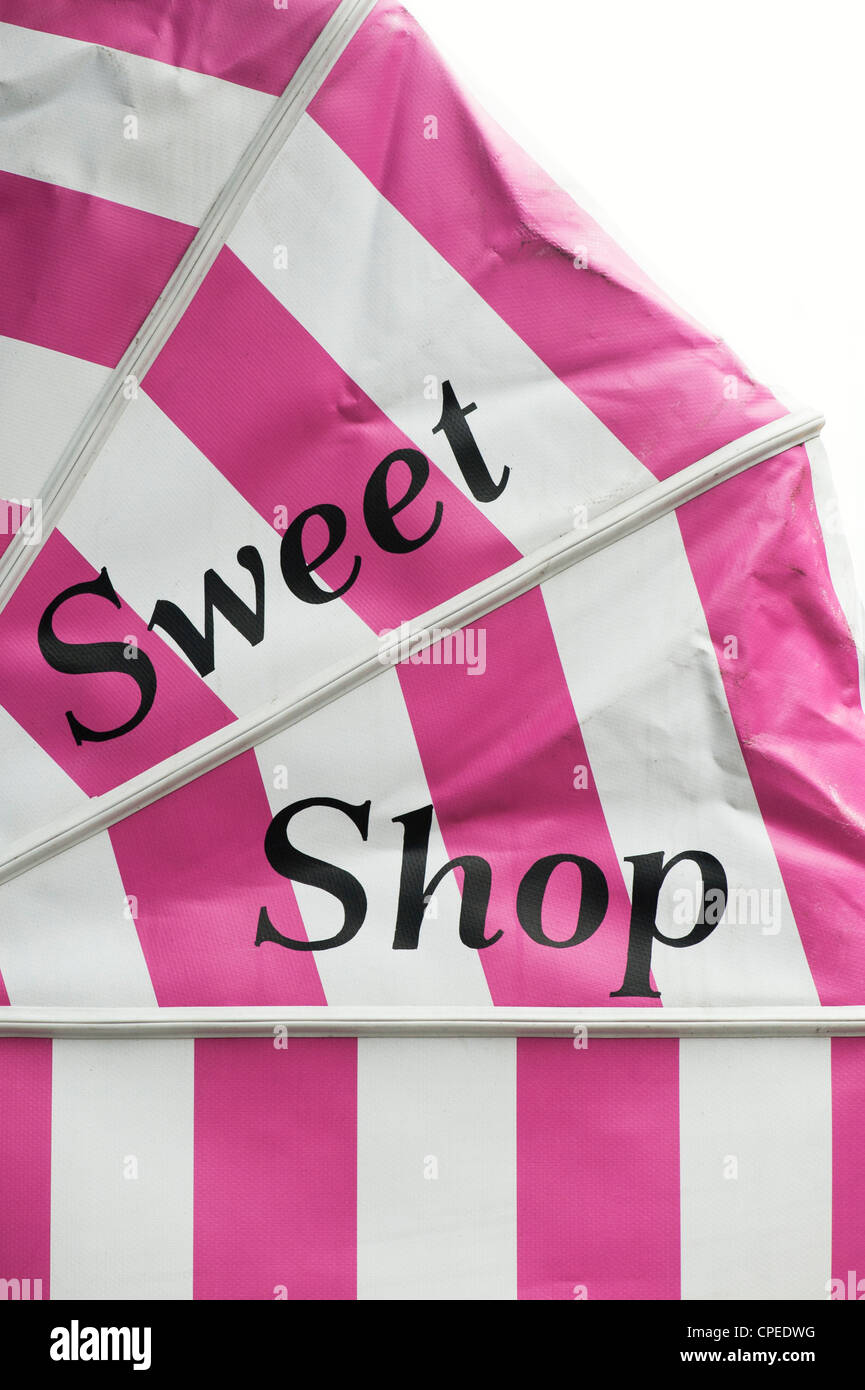 Rosa-weiß gestreiften Sweet Shop Markise Stockfoto