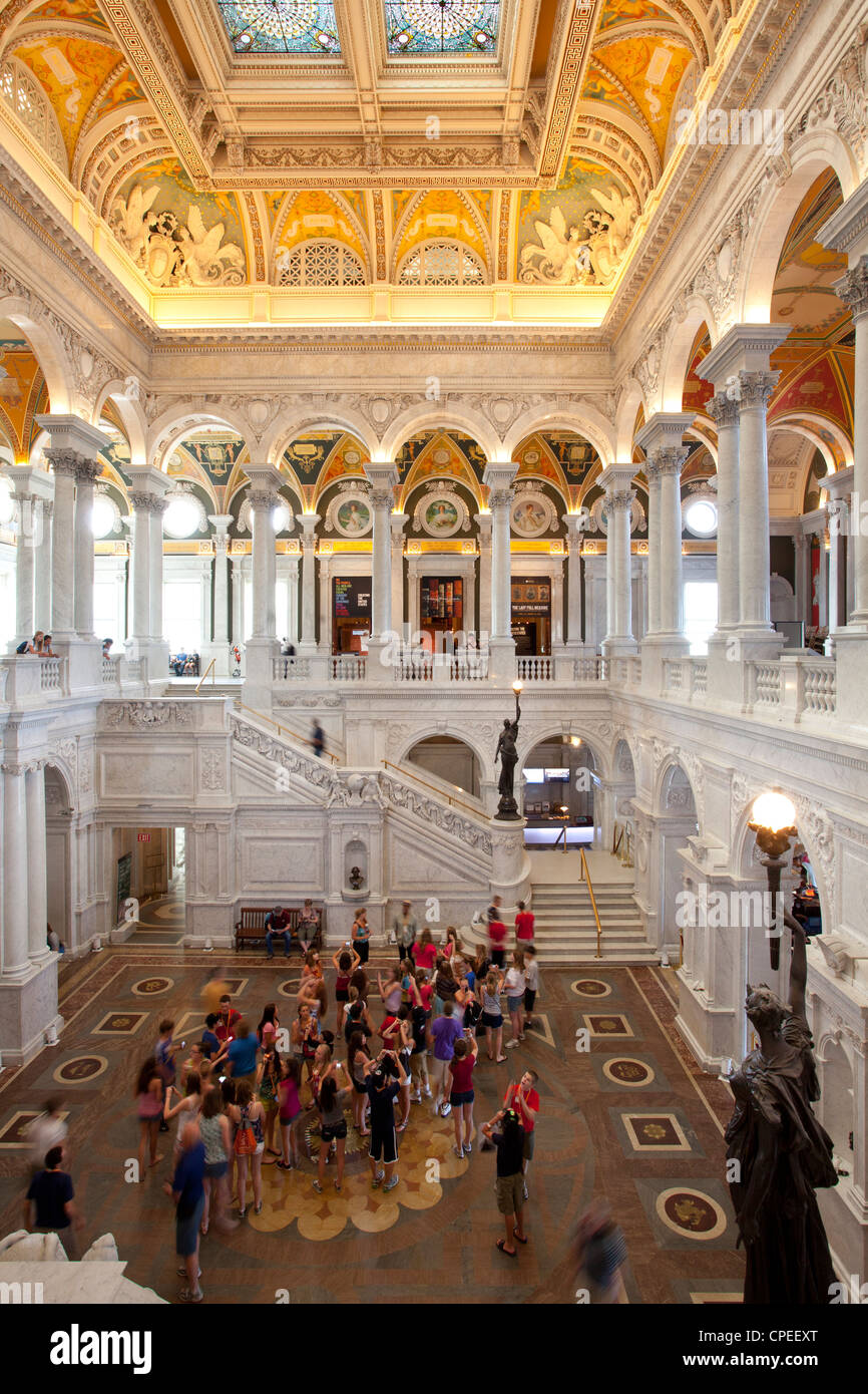 Touristen in der Aula. Thomas Jefferson Building, Library of Congress, Washington, D.C. Stockfoto