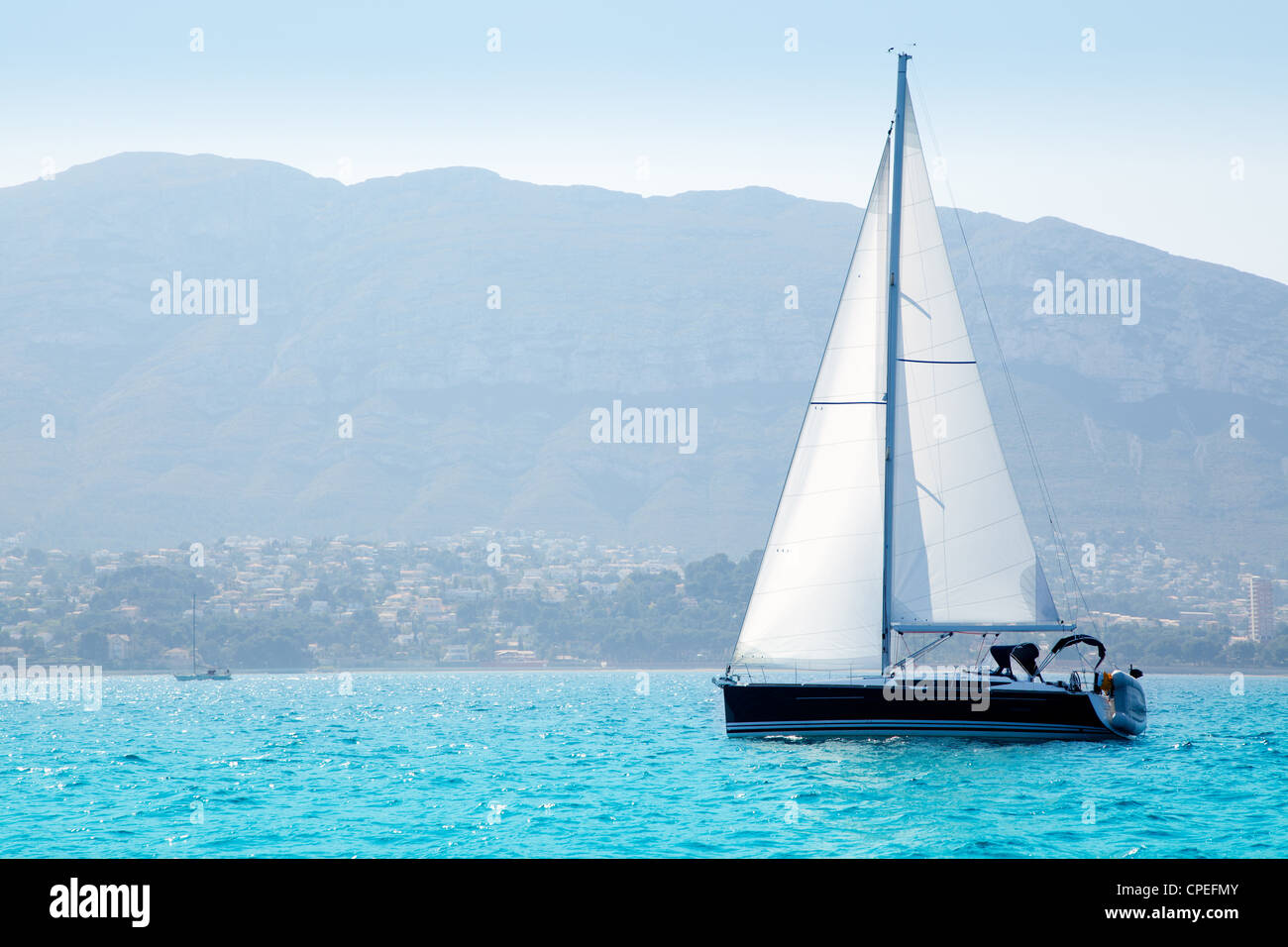Segelboote Segeln im Mittelmeer auf Denia-Alicante Stockfoto