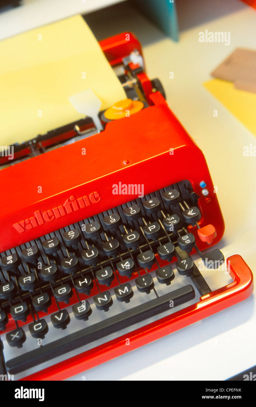 Rote Schreibmaschine Stockfoto