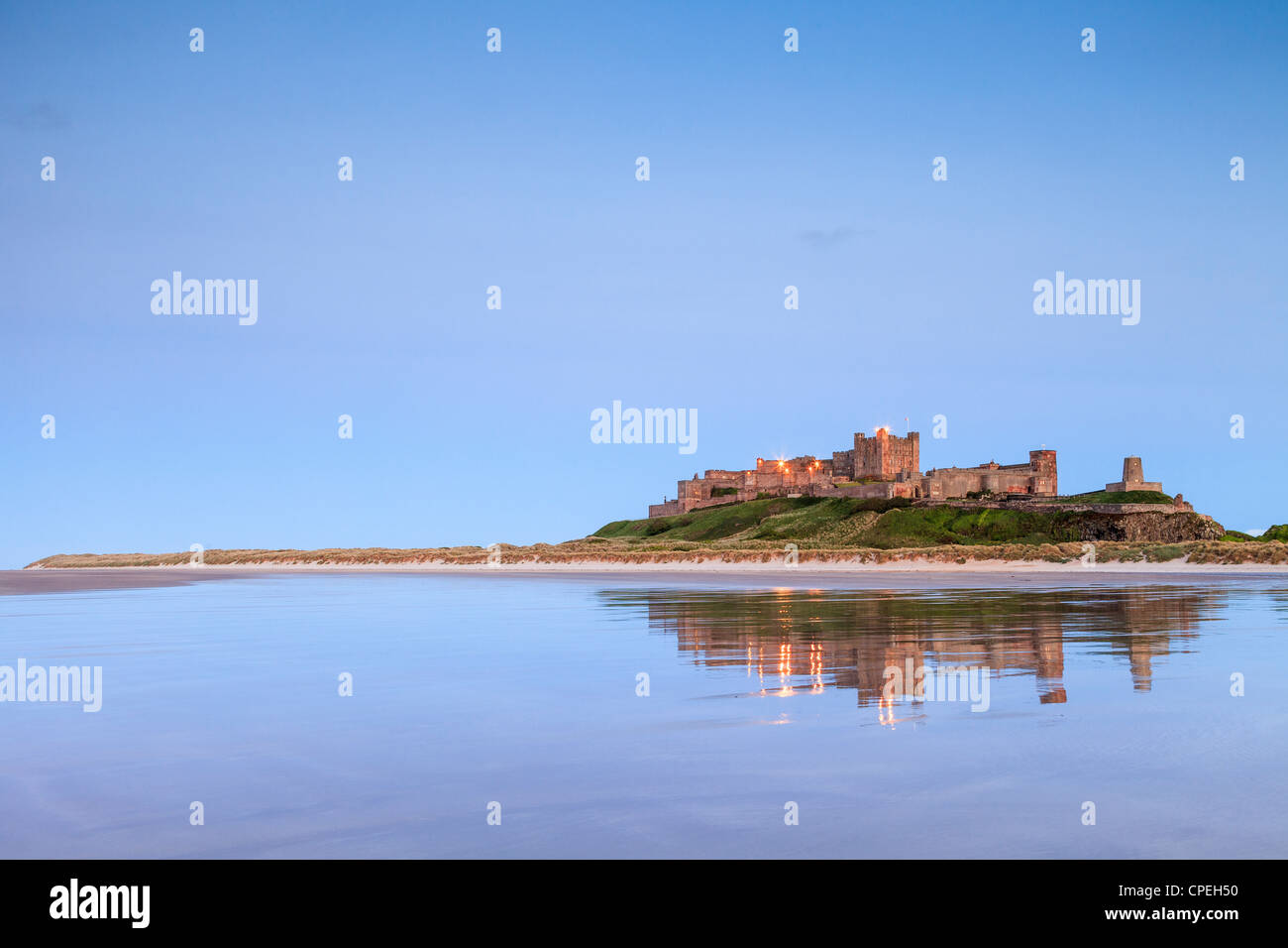 Bamburgh Castle in Northumberland Küste, England. Stockfoto