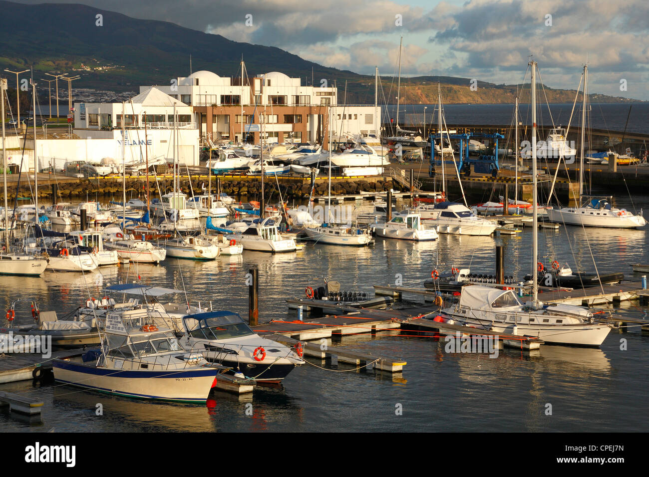 Marina in der Stadt Ponta Delgada. Insel Sao Miguel, Azoren, Portugal. Stockfoto