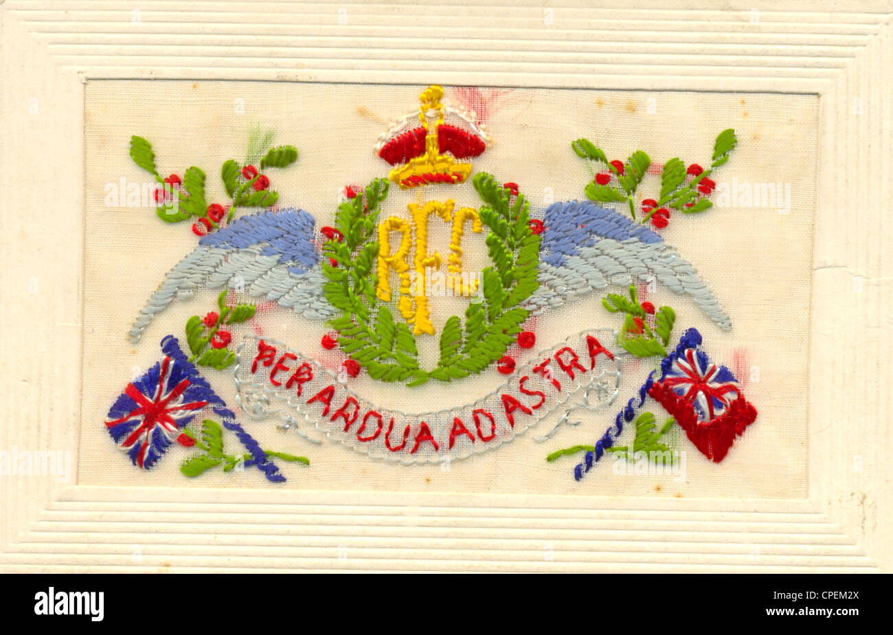 Bestickte Seide Postkarte mit Insignien des Royal Flying Corps Stockfoto