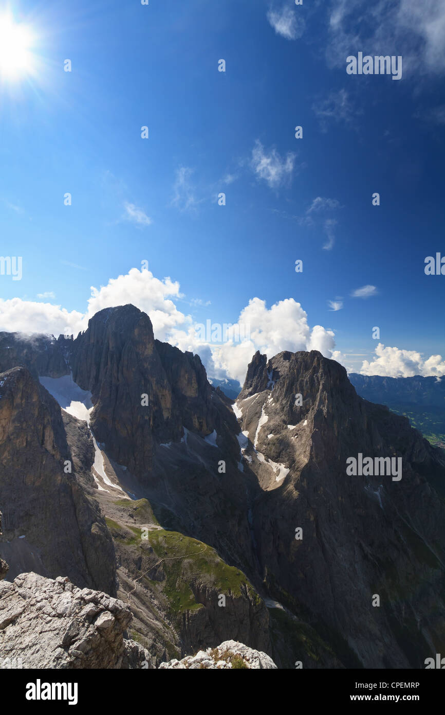 Pale di San Martino Dolomiten gegen die Sonne, Trentino Italien Stockfoto