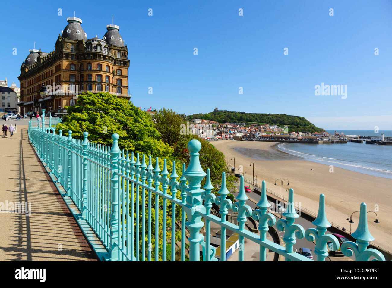 Scarborough, Yorkshire, Grand Hotel St Nicholas Cliff, das größte Hotel im viktorianischen Europa. Blick von Süd-Tal-Brücke. Stockfoto