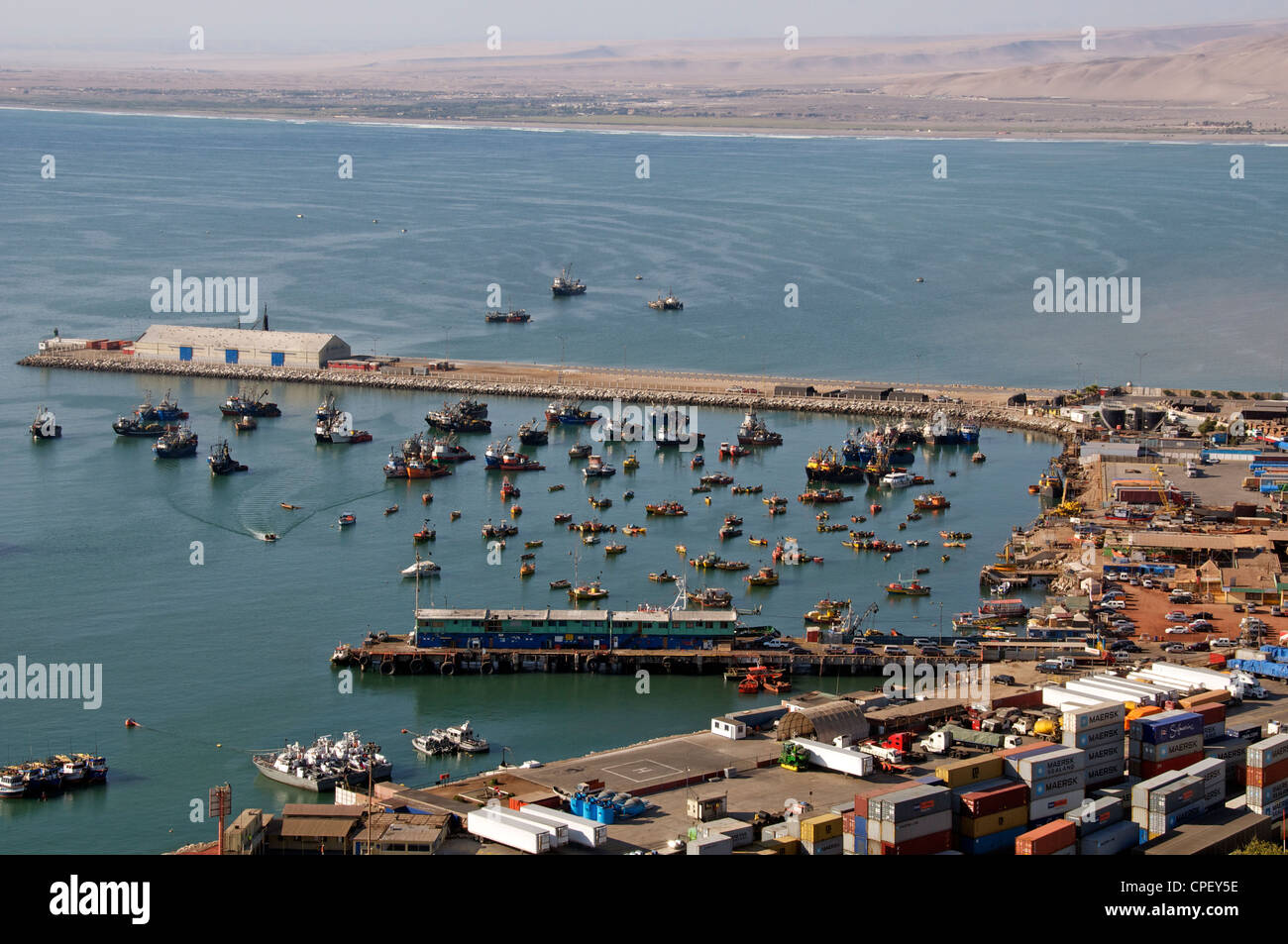 Vogelperspektive Panoramablick auf Hafen von Arica, Chile Stockfoto