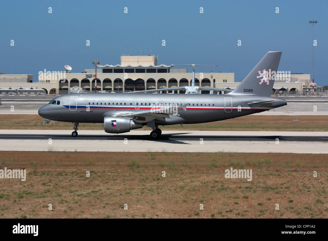 Tschechische Luftwaffe Airbus A319CJ VIP-Transport bei der Abreise aus Malta Stockfoto