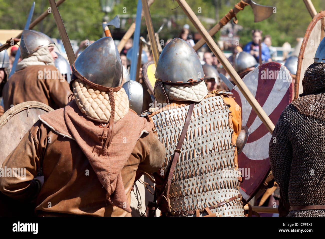 Gruppe von Kriegern mit Schilden Stockfoto