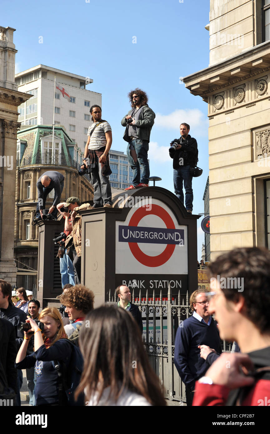 Drücken Sie zur anti-Kapitalismus-Protest, Bank u-Bahnstation, London, Großbritannien, 2009 Stockfoto