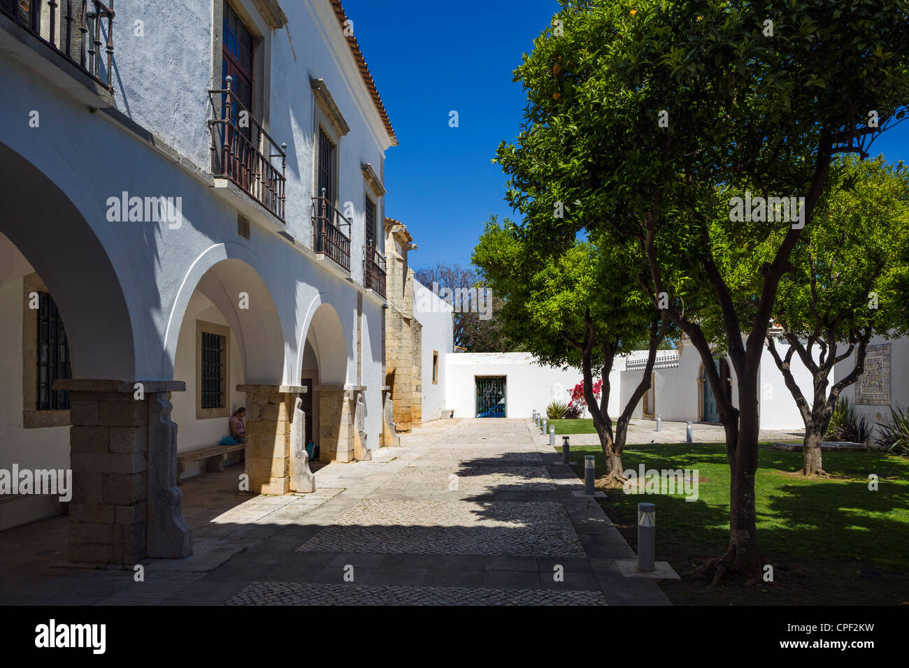 Hof in der Se (Dom) in der Altstadt (Cidade Velha oder Vila Adentro), Faro, Algarve, Portugal Stockfoto