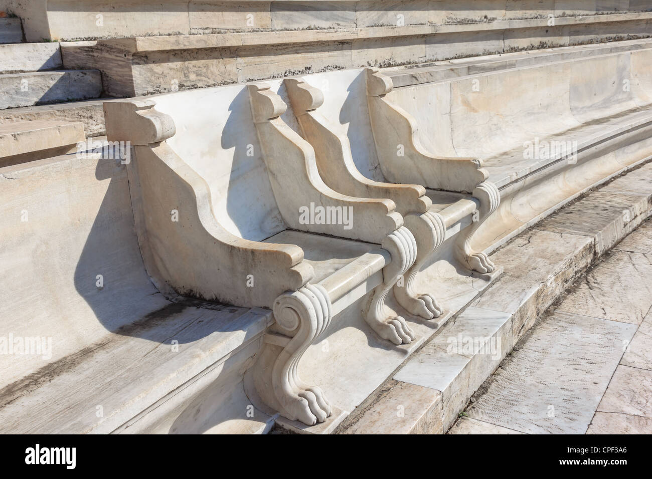 Königliche Sitze im Panathinaikon-Stadion in Athen Stockfoto