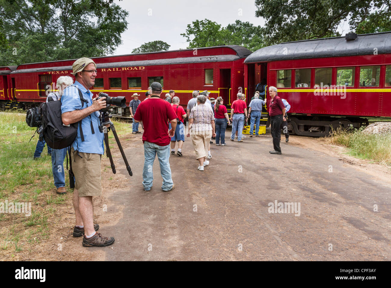 Fotografen beim 2012 Railfest Fotoexkursion Wochenende in der 'Texas State Railroad' Dampflokomotive Bahnfahrt in der Nähe von Rusk, Texas. Stockfoto