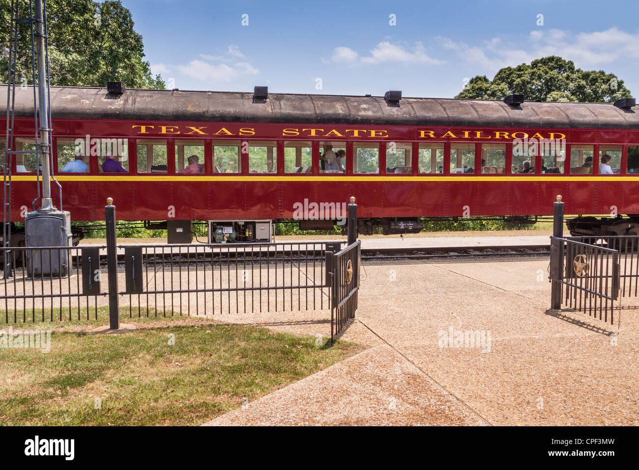 Alte restaurierte antike Eisenbahnwaggons bei 2012 Railfest Texas State Railroad im Palestine Depot, Palestine, Texas. Stockfoto