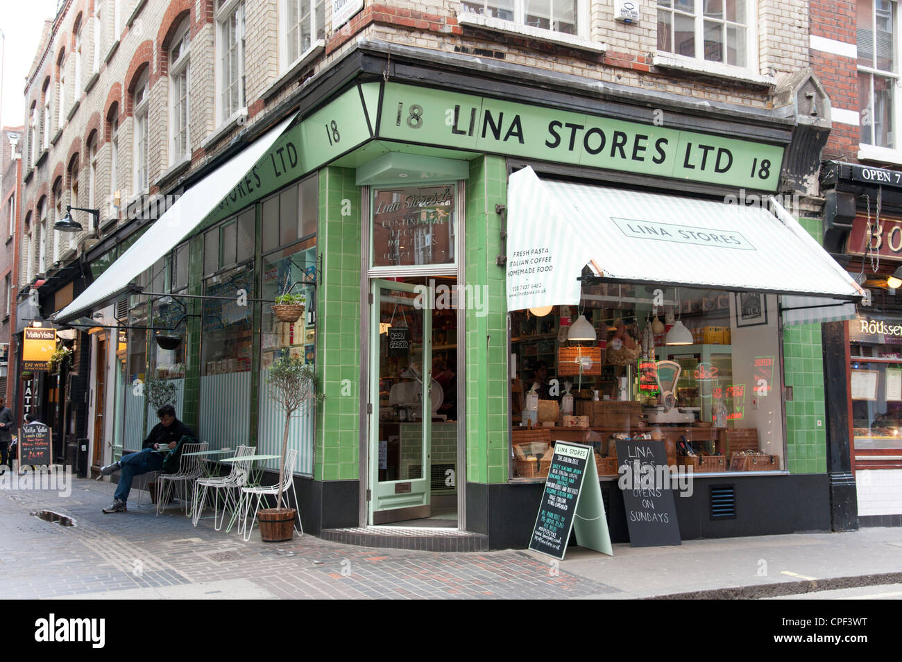 Lina Stores italienischen Delikatessen, Brewer Street, Soho, London, England, UK Stockfoto
